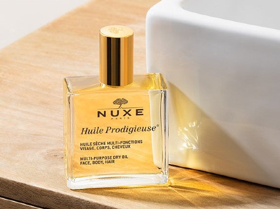 The N°1* oil in France. This iconic product nourishes, repairs and beautifies skin and hair.