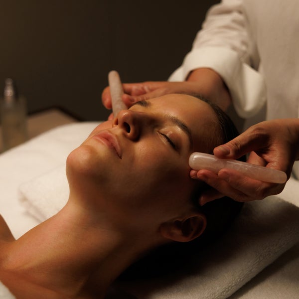 GOLD HYDRALIFTING FACIAL