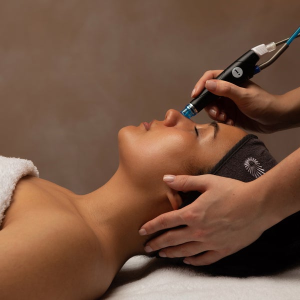 PLATINUM OMOROVICZA HYDRAFACIAL