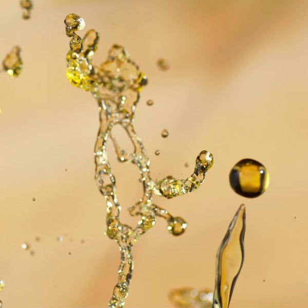 Bakuchiol, a natural alternative to retinol (vitamin A), encourages skin renewal through increasing cellular turnover and stimulating collagen production, to diminish signs of ageing.