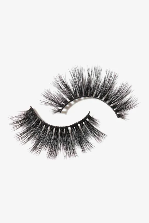 false lashes
