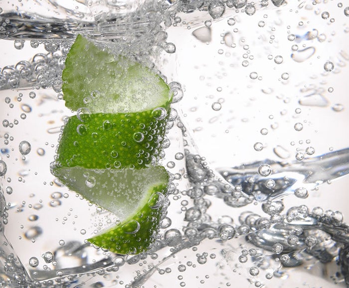 Water droplets with lime peel 1
