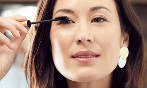 7 Ways to Make Sure Your Makeup Doesn’t Hurt Your Eyes