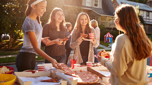How to throw the perfect street party