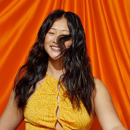 woman with type 2 wavy hair