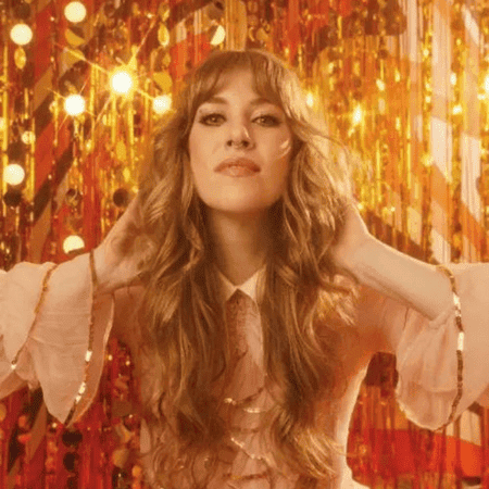 tousled tresses