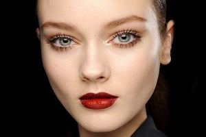 Simple Steps to Achieving a Smouldering Party Make Up Look