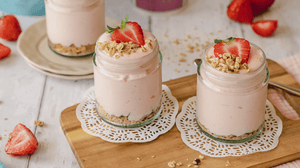 Vegan & Sugar-Free Strawberry Mousse Crunch