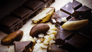Brazil nut and dark chocolate bars