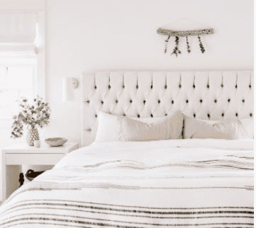 Bedroom in very calm colours