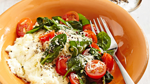 Egg White Scramble with Spinach and Cherry Tomatoes