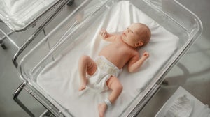 Latte in formula per neonati: tipologie, come sceglierlo e preparazione