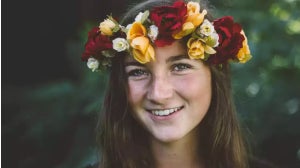 How to Create Beautiful Floral Headpieces This  Festival Season