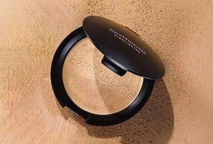 Minimalist Makeup Finds With bareMinerals