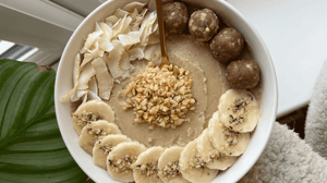 Vegan Cookie-Dough Smoothie Bowl