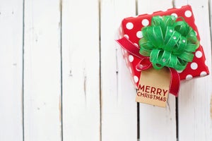 Come scegliere il profumo perfetto da regalare questo Natale? Vi aiutiamo noi!