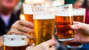 Заведенията вече са отворени, но каква вредата нанася алкохола върху здравето?