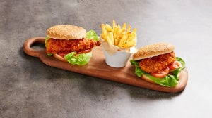 Burger au poulet épicé | Recette du fast food revisitée