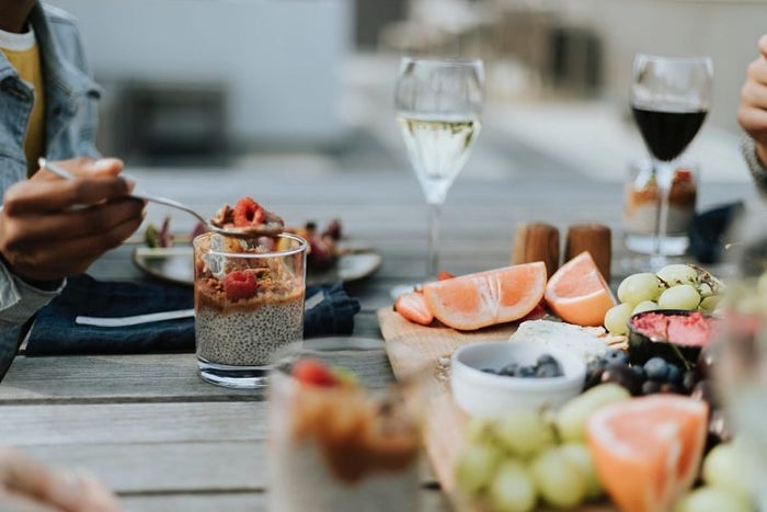 Eine neue Studie sagt, eine mediterrane Ernährung könnte deine Leistung im Gym boosten