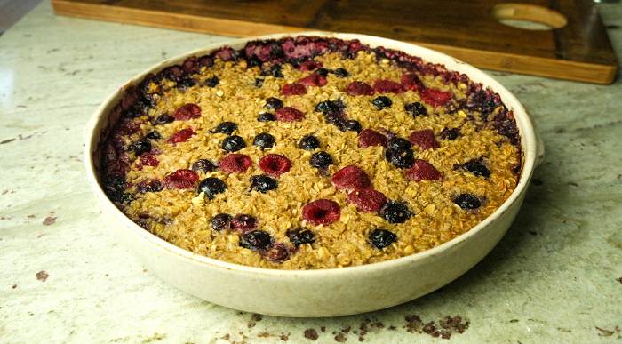 Der ultimative Haferflocken-Beeren-Kuchen