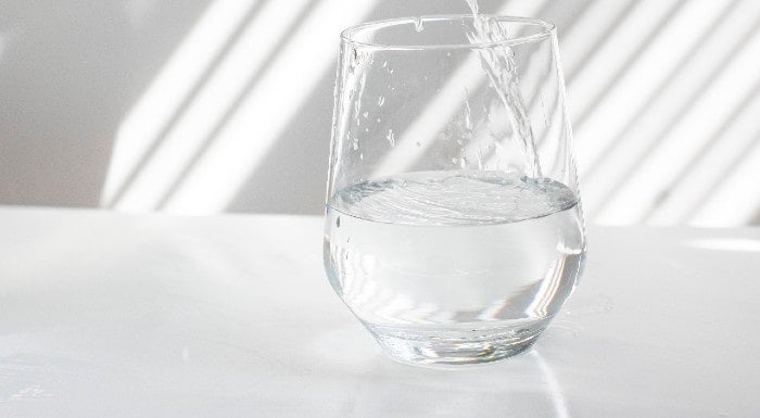 Ist Wasserfasten sicher? Alles, was du darüber wissen musst