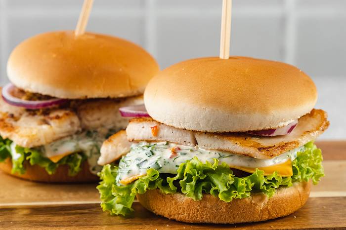 Ultimativer Fisch Burger zum Selbermachen | Gesundes Fast Food Rezept