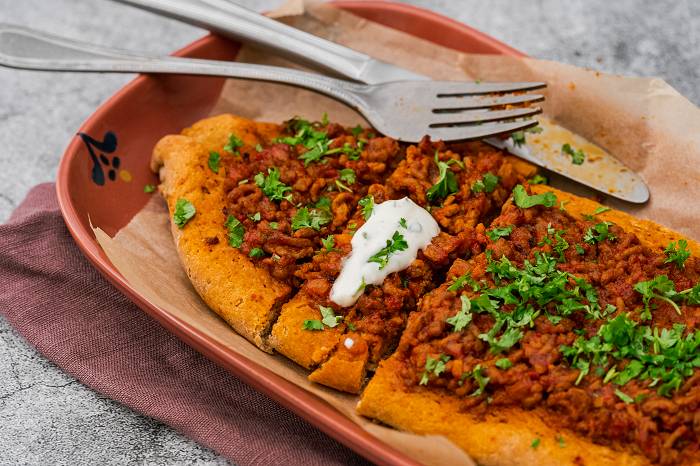 Selbstgemachte Pide mit Hackfleisch | Meal Prep Rezept