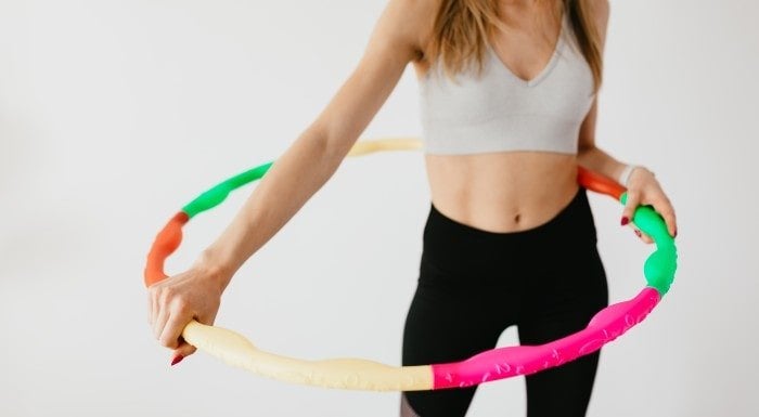 Hula Hoop Workout für Killer-Bauchmuskeln | Übungen, Vorteile & Tipps