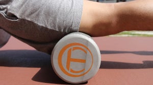 Ejercicios de estiramientos para tu cuerpo con un foam roller