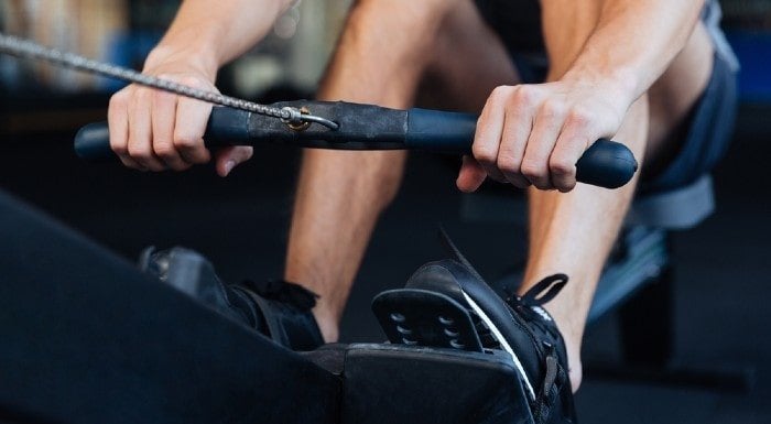 Máquina de remo: qué músculos entrenas cada vez que la usas