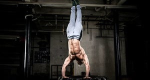 Hoe handstanden en handstand-push-ups te doen | Voordelen en techniek