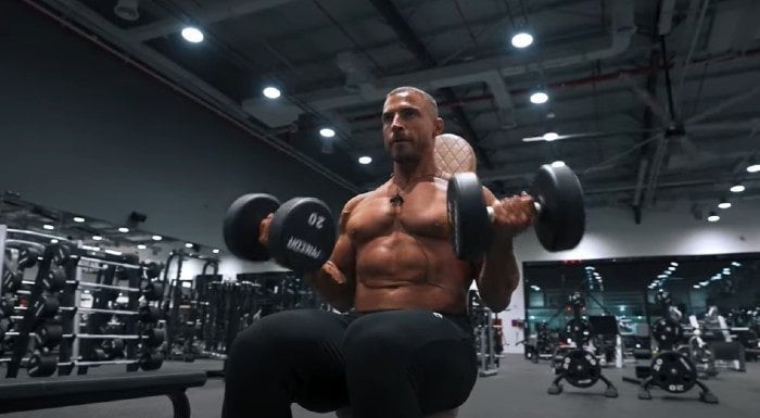 Haladó edzésterv - Bicepsz karhajlítás kézisúlyzóval