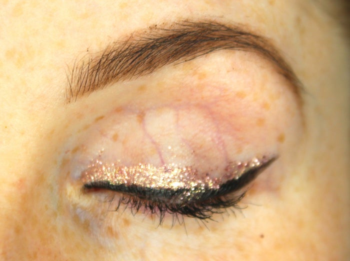 how to use glitter eyeliner