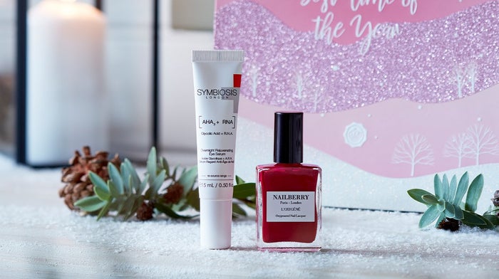 glossybox-december-2020-best-time-of-the-year-christmas-symbiosis-nailberry