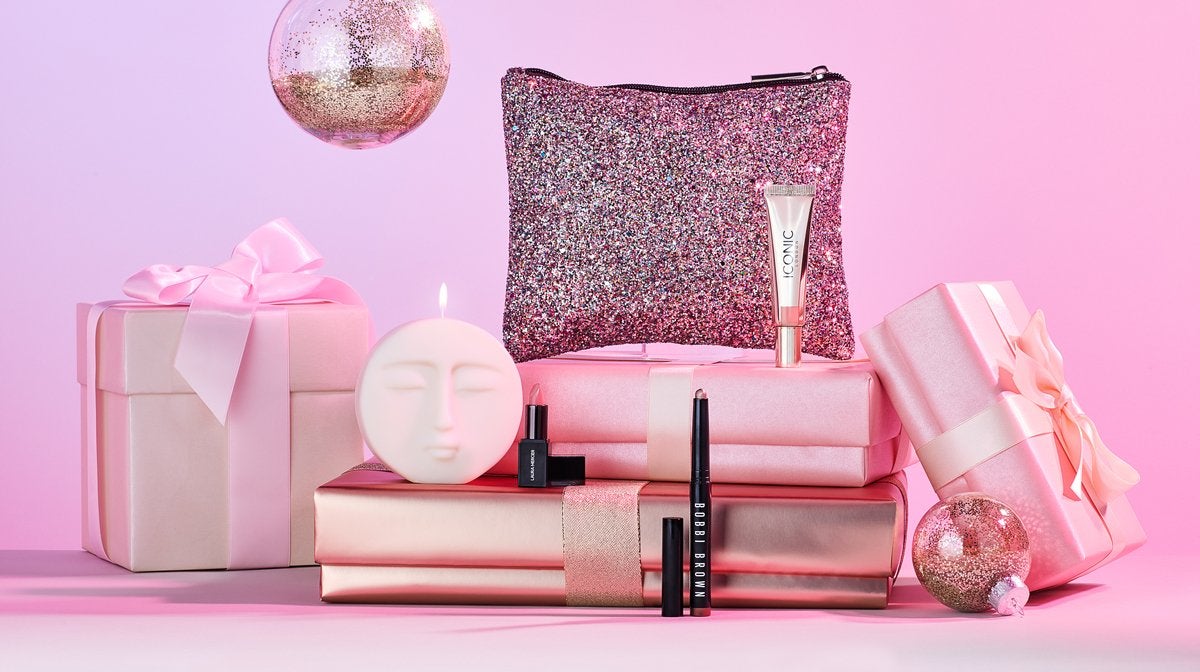 Get ready for the glossiest time of year with our GLOSSYBOX 