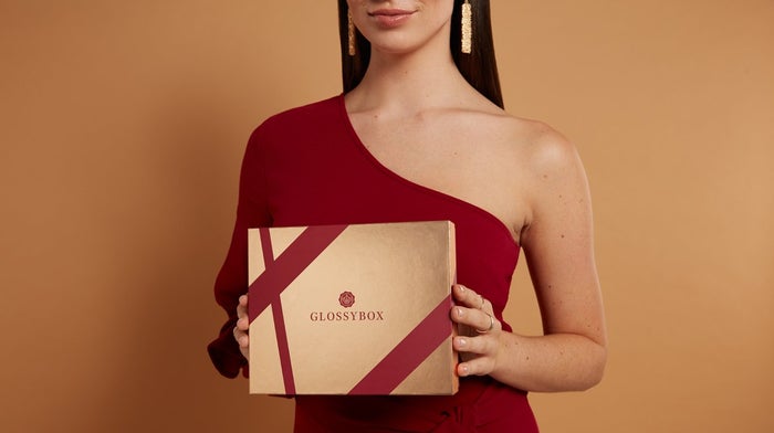 GLOSSYBOX-November-2019-gold-and-chanpagne