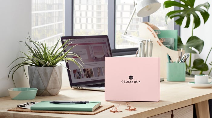 GLOSSYBOX-im-maerz-beautyholic-edition-2020