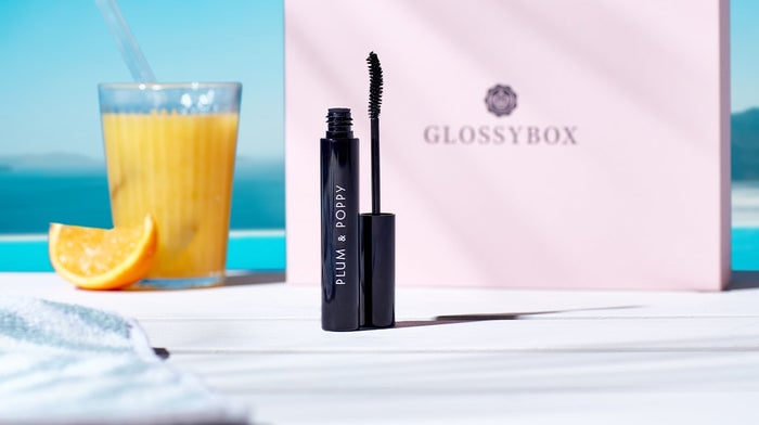 glossybox-juni-2021-sneak-peek-zwei-mascara-wasserfest