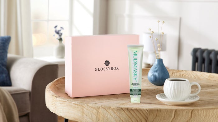 glossybox-sneak-peek-januar-2022-mudmasky