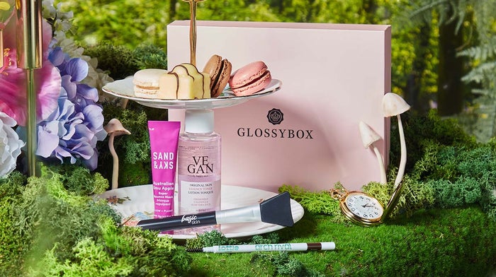 glossybox-glossy-wonderland-maerz-2022-sneak-peek-4