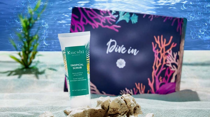 glossybox-sneak-peek-3-juli-2022-kueshi-scrub-peeling