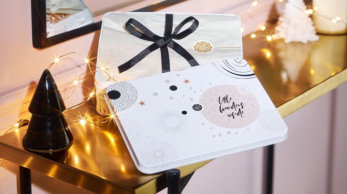 glossybox-im-dezember-2022-wishful-moments-edition