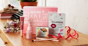 Full reveal de la GLOSSYBOX “Love Crosses Borders”