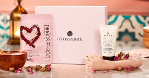 Votre deuxième sneak peek du Glossy Spa avec MineTan et son Coffee Scrub