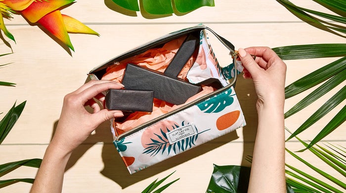 GLOSSYBOX x The Flat Lay Co. Summer Bag Édition Limitée 2