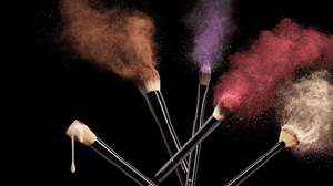 DARE TO PLAY: INTRODUCING OUR NEW PRO-ARTISTRY MAKEUP BRUSHES