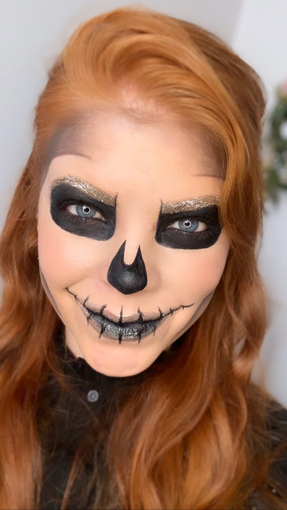 Halloween makeup, skeleton look