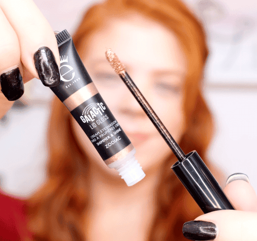 Makeup artist, shimmer makeup tutorial
