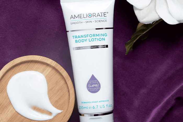 transforming body lotion warm amyris texture