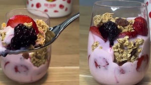 Proteínové raňajky s gréckym jogurtom a ovocím | Raňajky s vysokým obsahom bielkovín